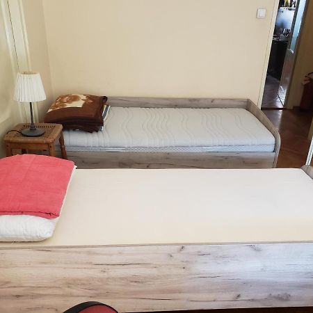 Private Cozy Room 2 With Shared Kitchen In Appartment Belgrad Exterior foto