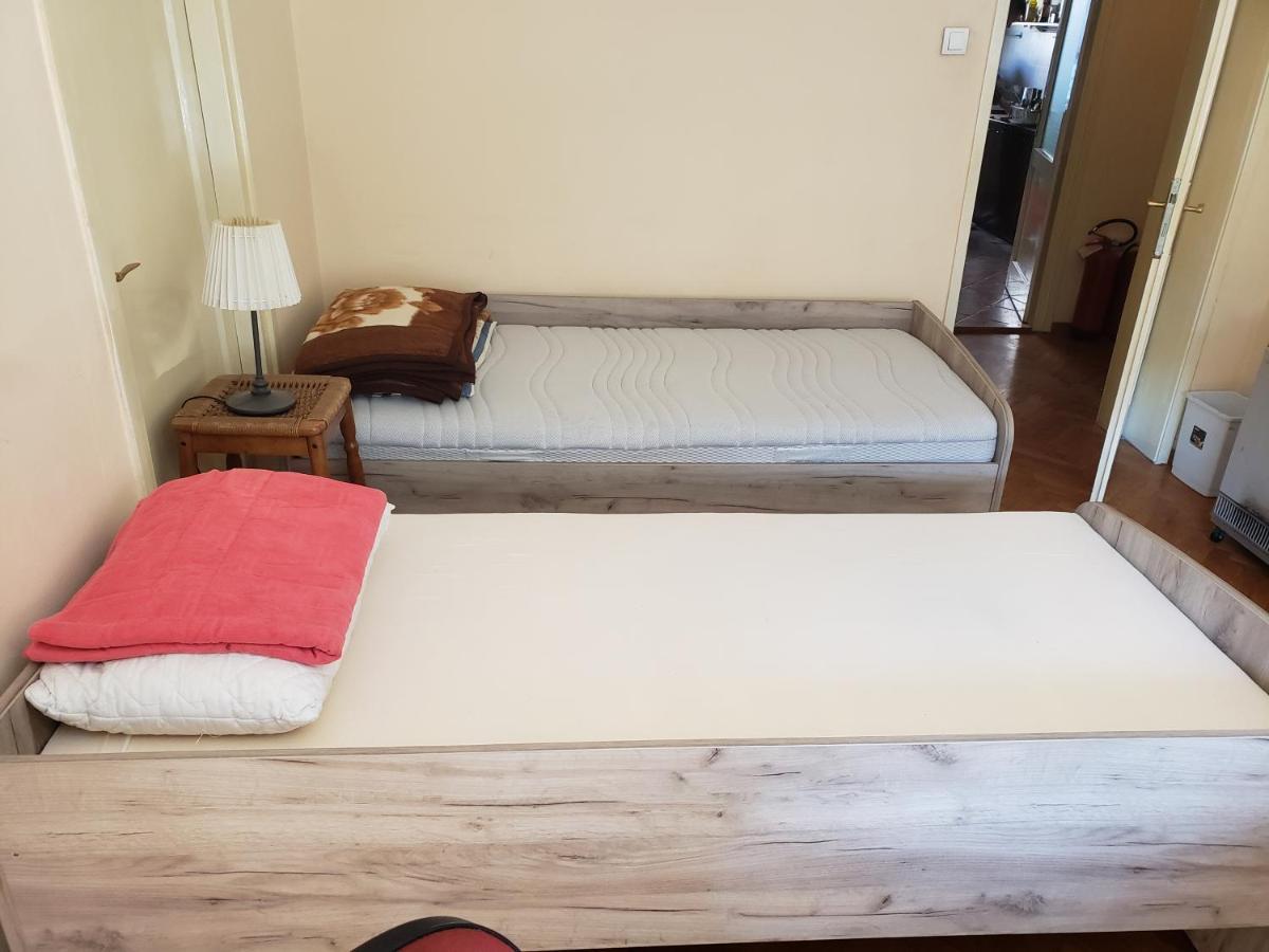 Private Cozy Room 2 With Shared Kitchen In Appartment Belgrad Exterior foto